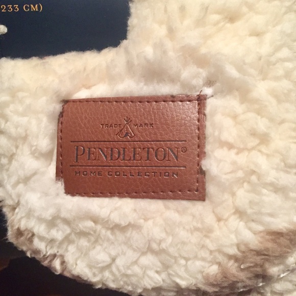 Pendleton Sherpa Fleece Blanket - King Size - Picture 4 of 11
